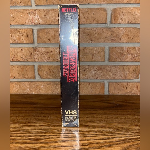 NIB Stranger Things Blue Ray & DVD Season 1 with Poster - Picture 2 of 3